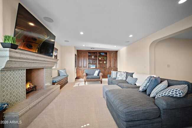 Building Photo - 9290 E Thompson Peak Pkwy