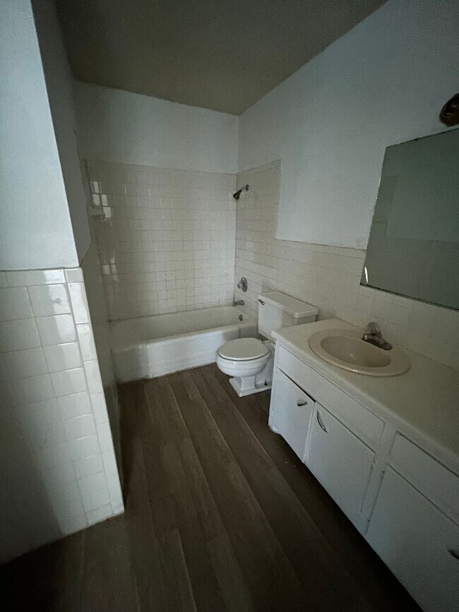 Building Photo - 1612 58th St