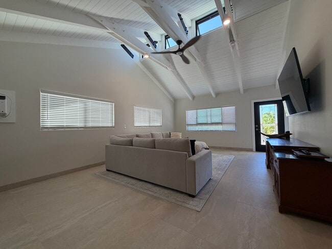 Building Photo - Furnished 4 Bedroom 3.5 Bathroom Whites Sands Beach