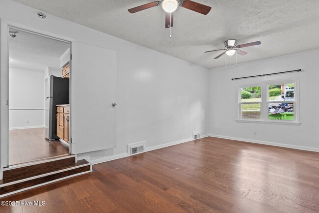 Building Photo - 5364 Silver Pine Dr