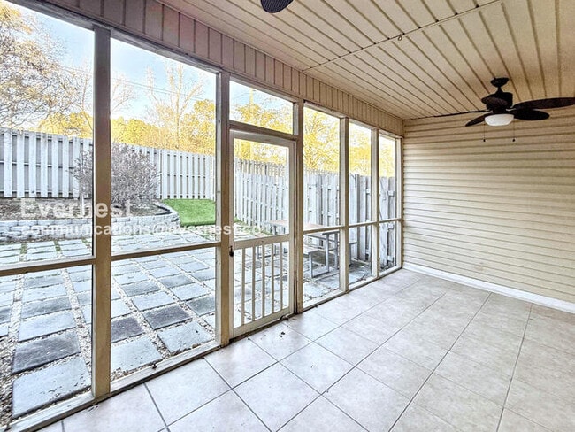 Building Photo - 607 Parkside Cir