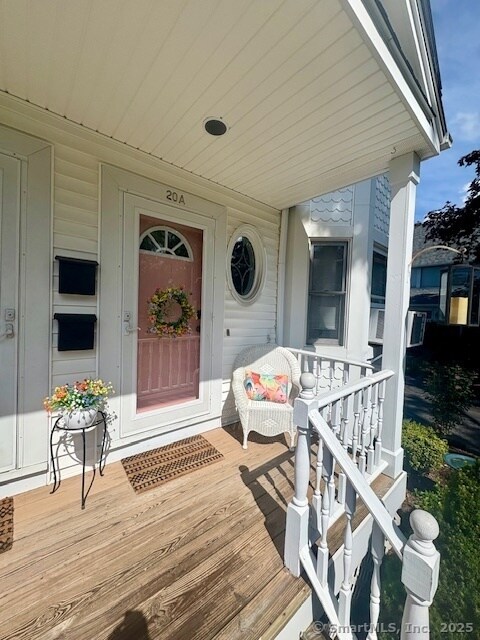 Primary Photo - 20 Cedar St