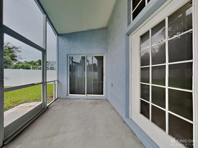 Building Photo - 7935 Fashion Loop