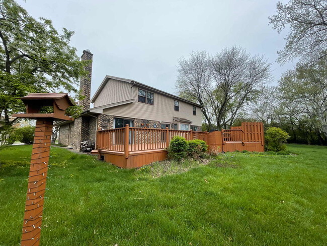 Building Photo - 865 Eaton Ct