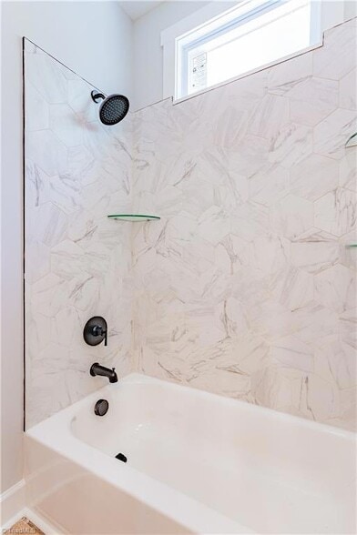 Building Photo - 6 Teaberry Ct