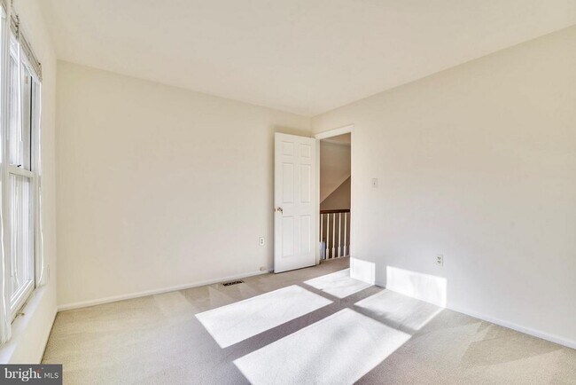 Building Photo - 3023 Oakton Meadows Ct