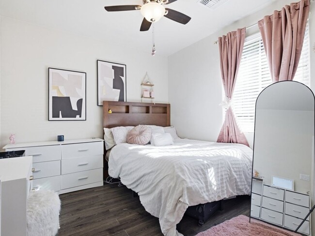 Building Photo - Spacious Cul-de-Sac Living with Modern Comforts & Community Perks