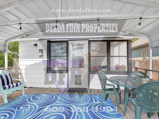 Building Photo - Northside 3Bed, 1Bath Vintage Bungalow