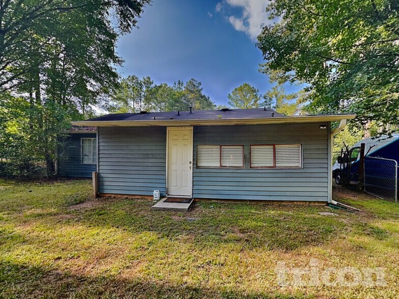 Building Photo - 3182 Lake Monroe Rd