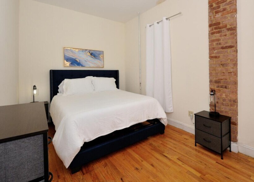 Building Photo - 7 E 91st St