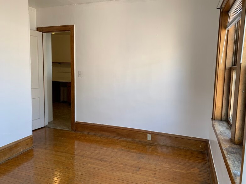 Bedroom - 2910 James Ave S