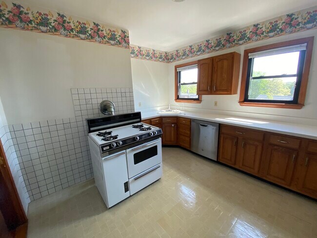 Primary Photo - 47 Jamaica St