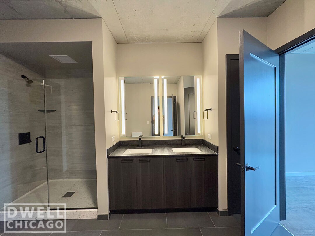 Building Photo - 26 N Sangamon St