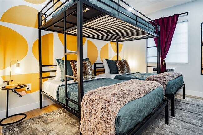 Building Photo - 1414 S 3rd St