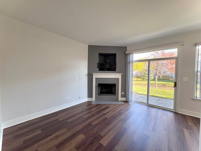 Building Photo - 2406 Sheehan Dr