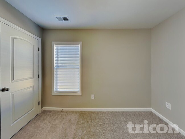 Building Photo - 376 Olde Pl