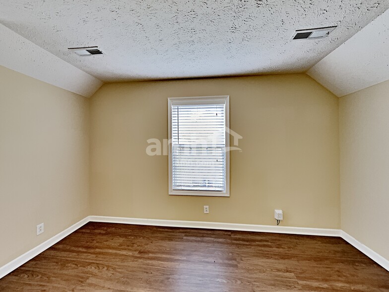 Building Photo - 3532 Dorothy Dr