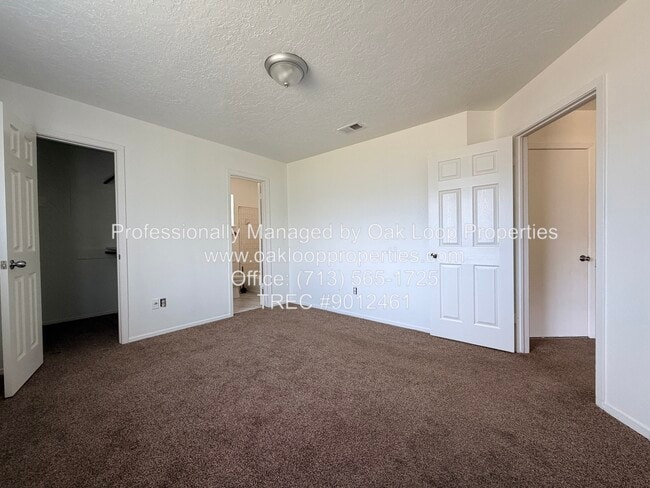 Building Photo - 1927 Oakwell Ln