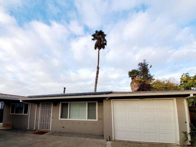 Primary Photo - 2 bedroom home with garage, solar power, A...