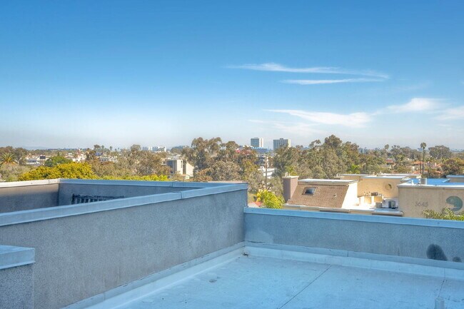 Building Photo - Luxury Hillcrest Home for Rent in San Diego