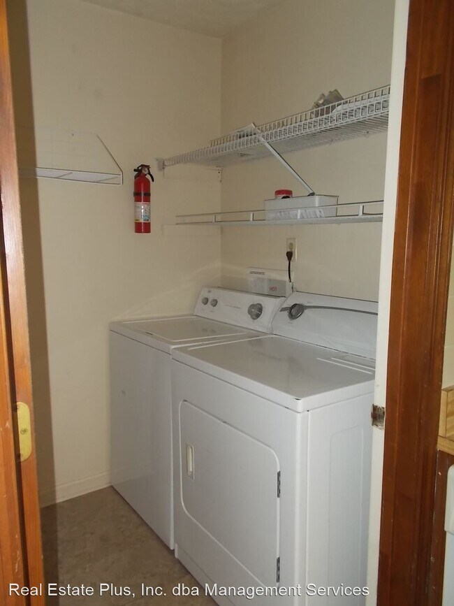 Building Photo - 3 br, 2 bath House - 215 Gibbs Road