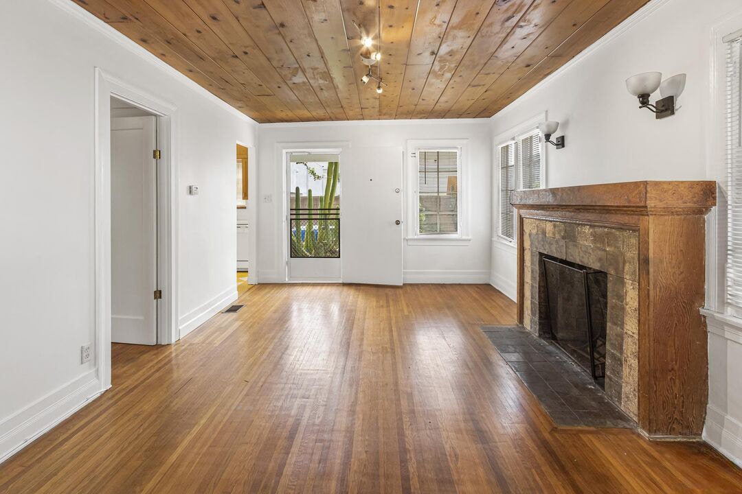 Building Photo - 3860 Goldwyn Ter