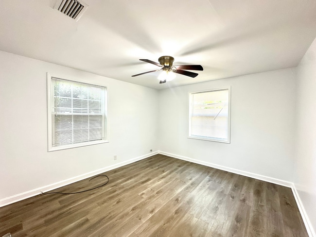 Building Photo - 1104 Williams St