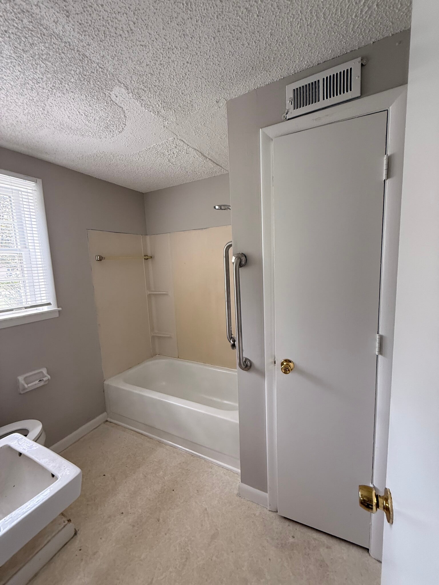 Building Photo - 4923 Barella Dr