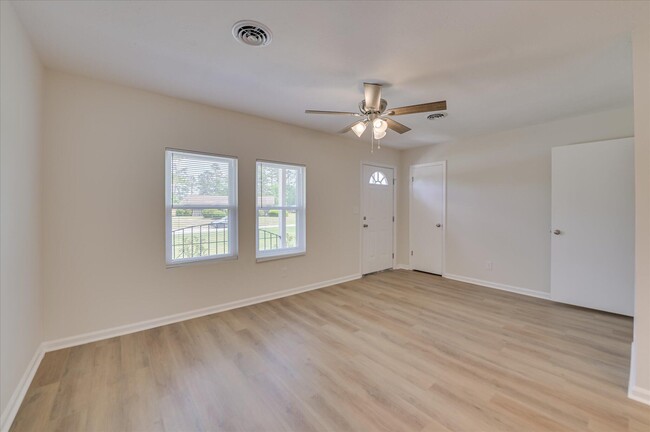 Building Photo - 143 Woodland Dr