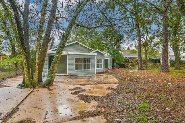 Building Photo - 500 Farrer St