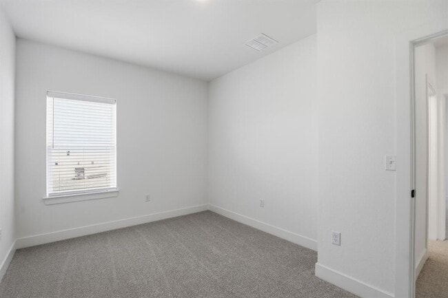 Building Photo - 881 Prominence Wy