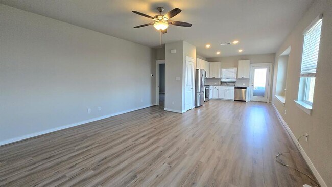 Building Photo - 602 Pearly Eye Dr