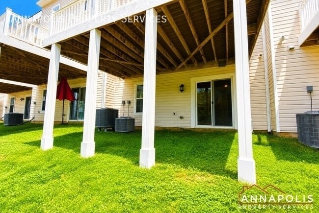 Building Photo - 2625 Smooth Alder St