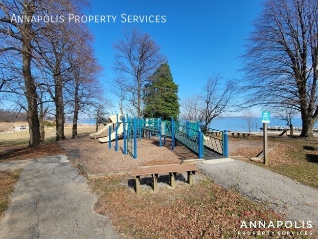 Building Photo - 1395 Bayside Dr