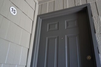 Building Photo - 406 3335 S