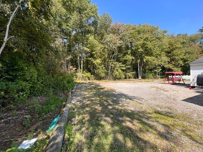 Building Photo - 63A Lakeside Ave