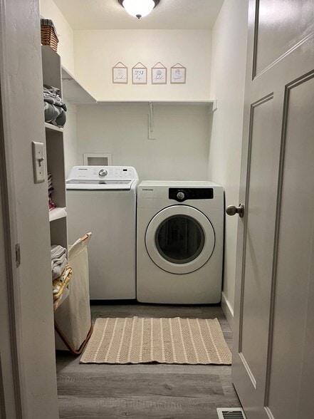 Laundry Room - 2631 W Alice Springs Rd