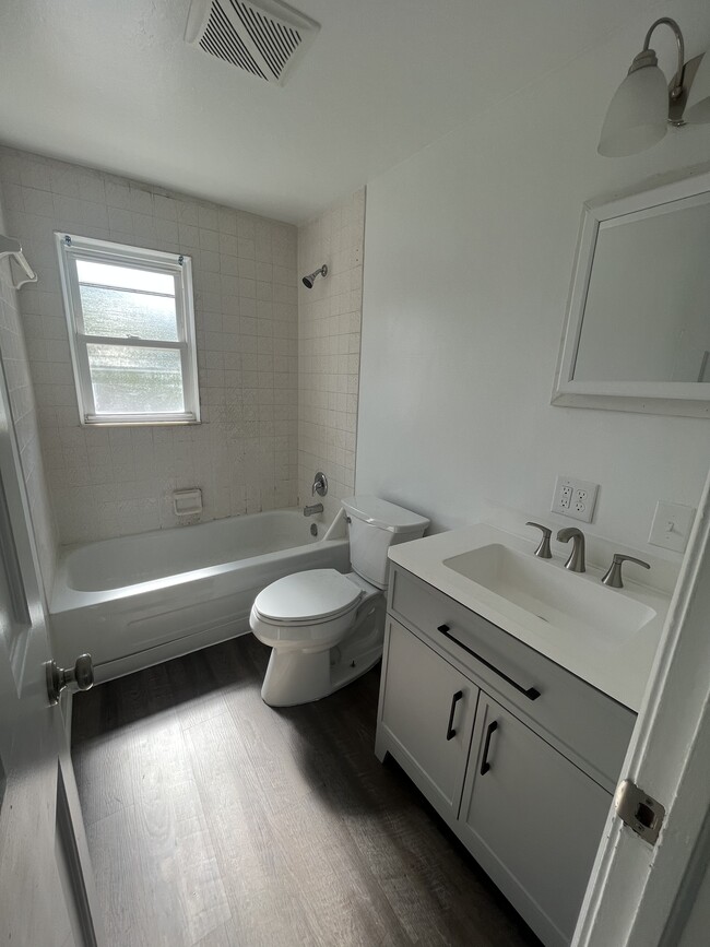 New bathroom - 24730 Lake Shore Blvd