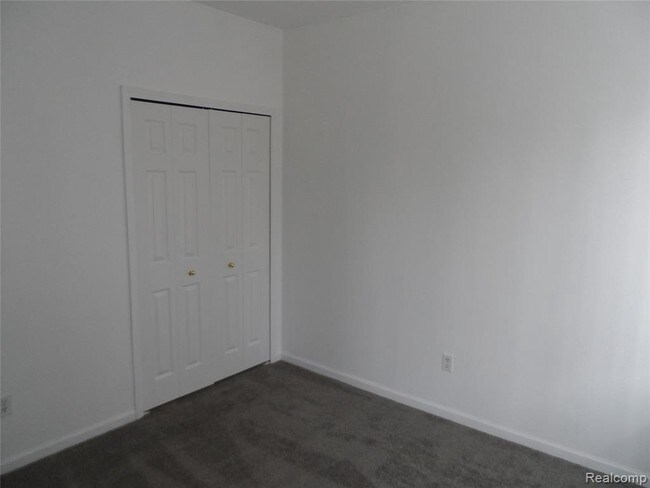 Building Photo - 14321 Vauxhall Dr