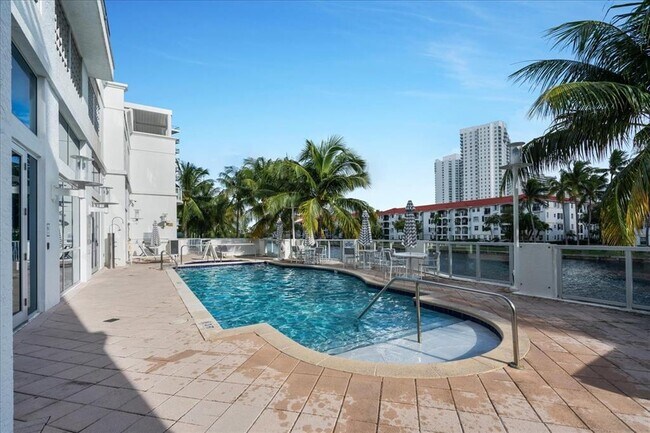 Building Photo - 3030 NE 188th St