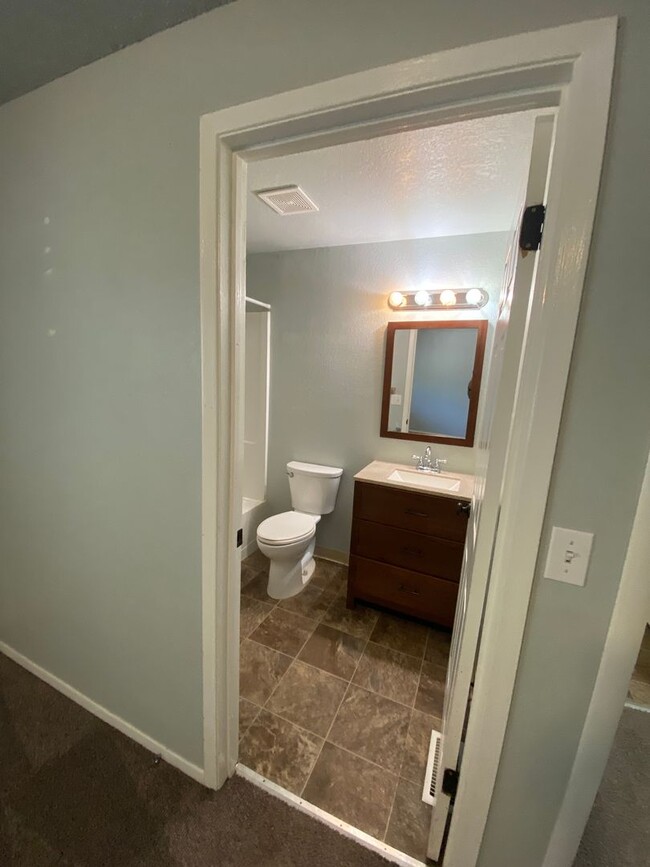 Building Photo - Ready first of June / 3 bedroom 2 bathroom...