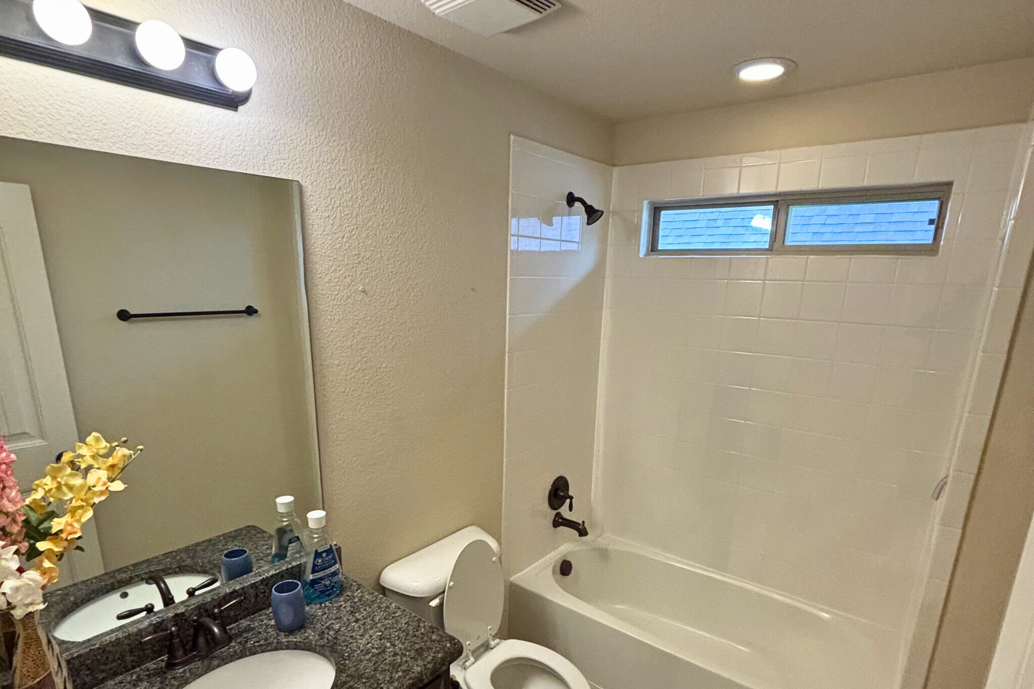 Building Photo - 5547 Lightfoot Ln