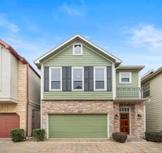 Building Photo - 2927 Clinton Dr