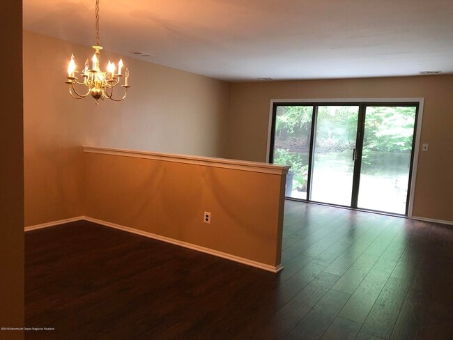 Building Photo - 275 Gloucester Ct