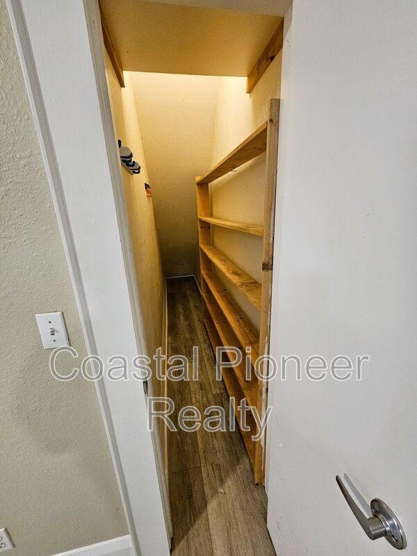 Building Photo - 209 S Westland Ave