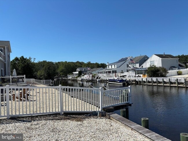 Building Photo - 156 Rodman Dr