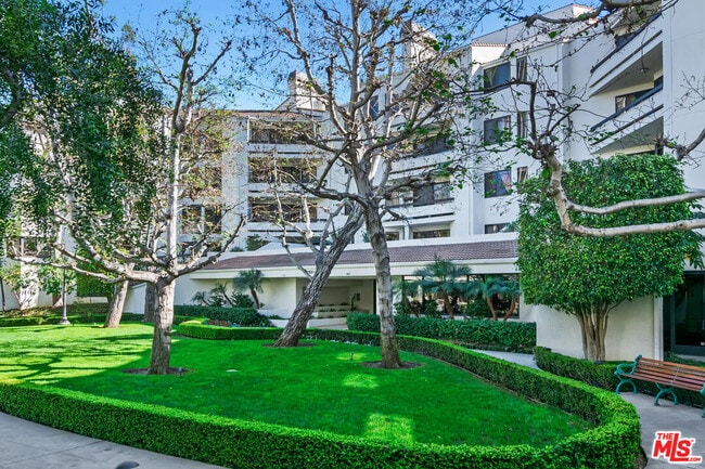 Building Photo - 2102 Century Park Ln