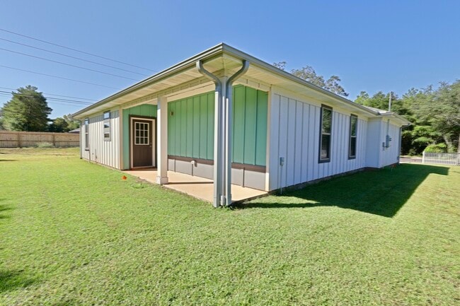 Building Photo - 7580 E Bay Blvd