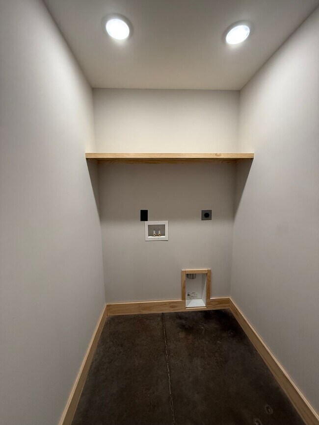 Building Photo - NEW CONSTRUCTION Brick Home