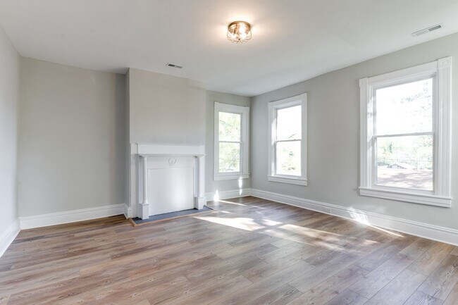 Building Photo - 3418 Carolina Ave